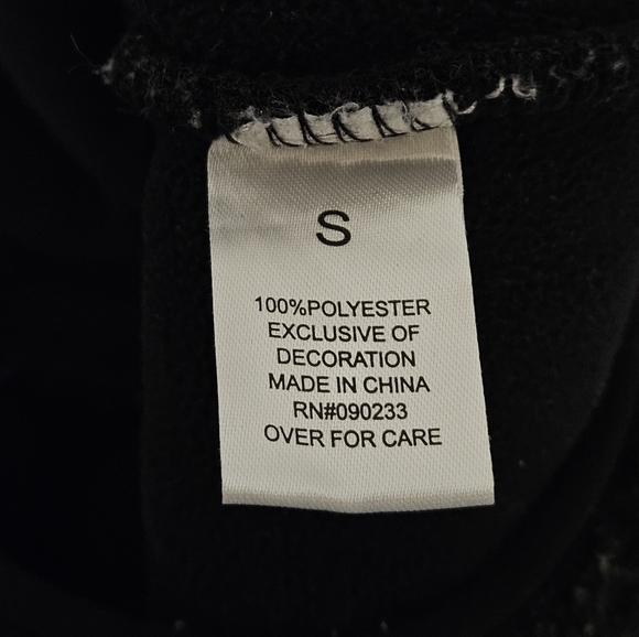 Playboy Double Header Embroidered Sherpa Jacket in Black Size Large - Picture 11 of 13